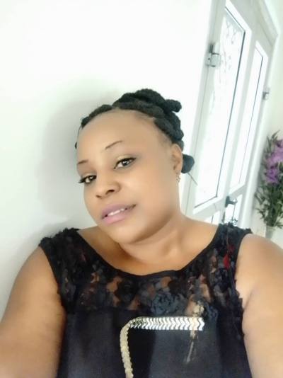 Alida 32 ans Yaoundé V Cameroun