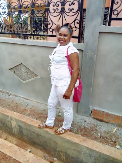 Emilienne 38 ans Yaoundé Cameroun