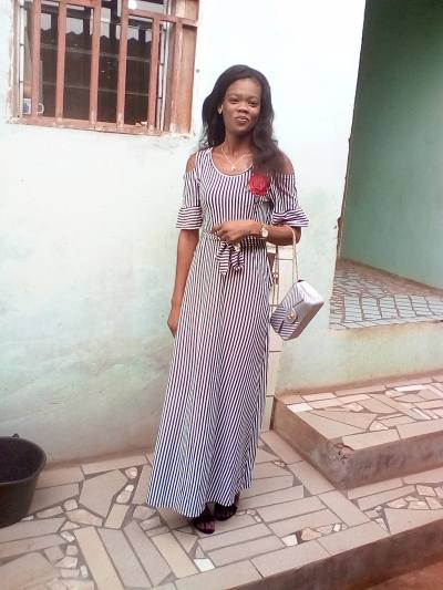 Marcelle 24 ans Centre Cameroun