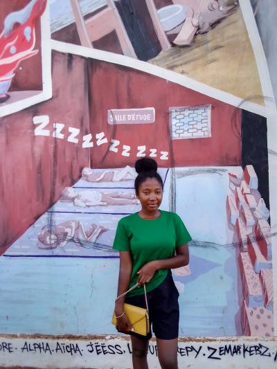 Lorinna 24 ans Antsiranana Madagascar
