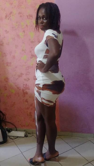 Thérèse 27 ans Mfoundi Cameroun