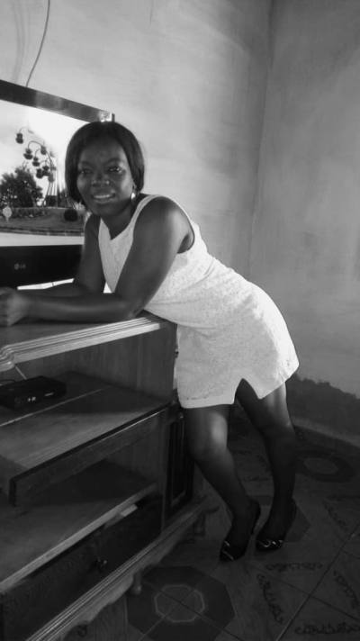 Lydie 43 ans Yaoundé 4eme Cameroun