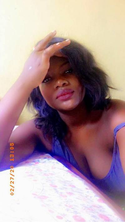 Natacha 32 ans Yaounde 5 Cameroun