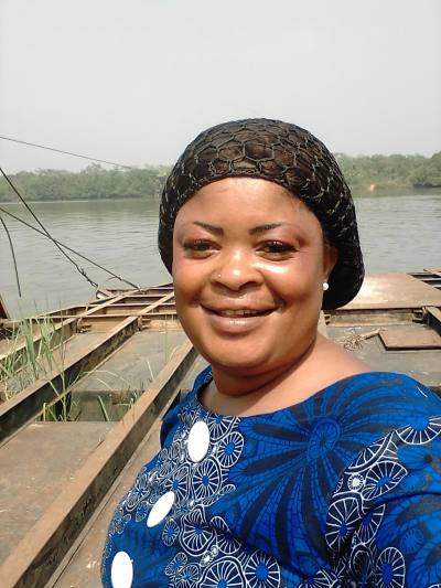 Sabine 41 Jahre Yaoundé Kamerun