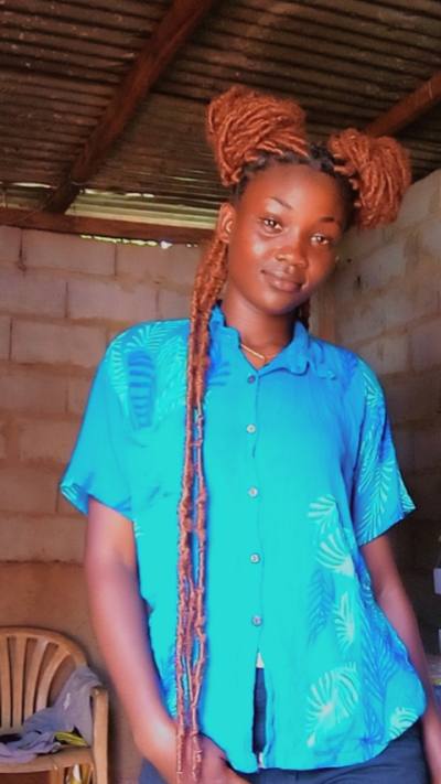 Murielle 23 Jahre Yaoundé  Cameroun