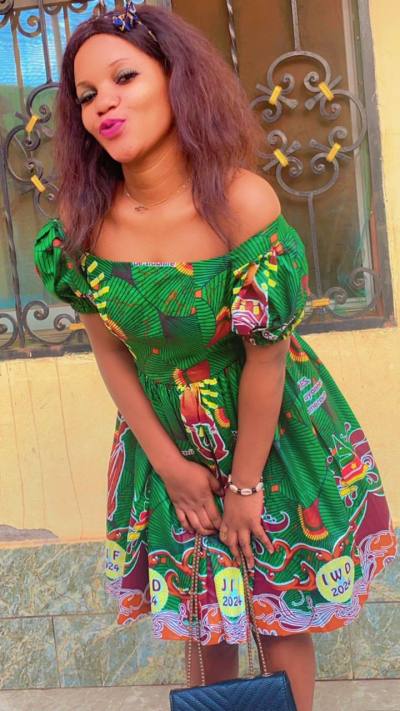 Ariana 25 Jahre Yaoundé Kamerun