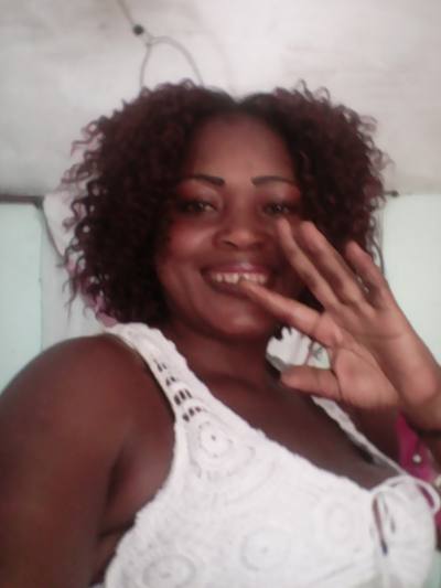 Alvine 38 ans Douala Cameroun