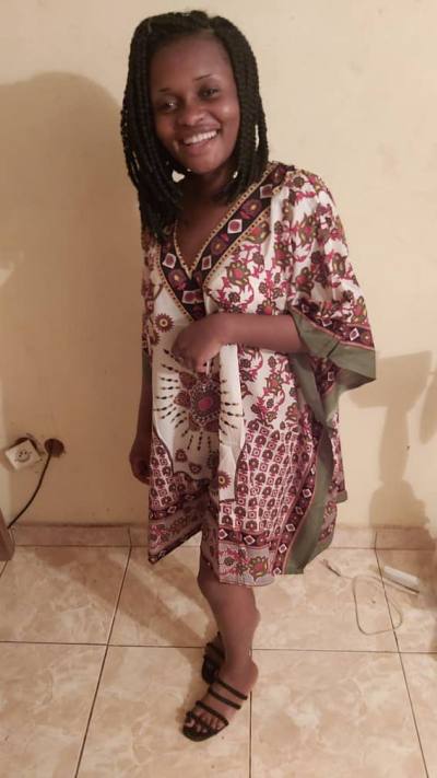 Manuella 28 ans Yaoundé Cameroun