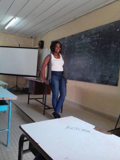 Yelena 36 ans Centre  Cameroun