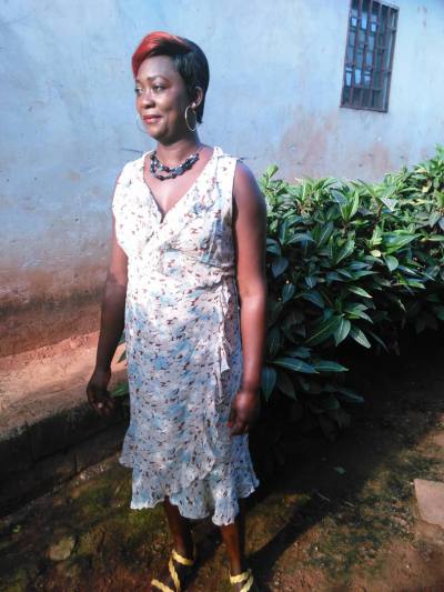 Christine 45 Jahre Yaoundé Kamerun