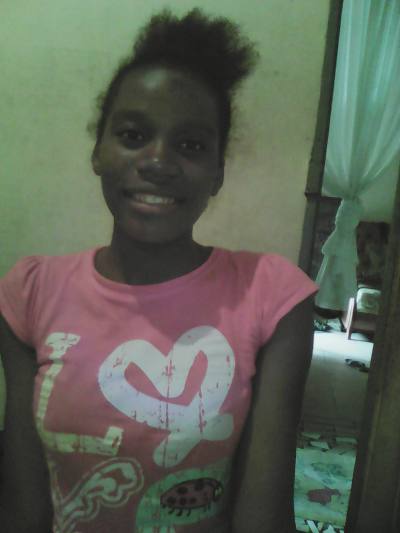Laure 25 ans Mfoundi Cameroun
