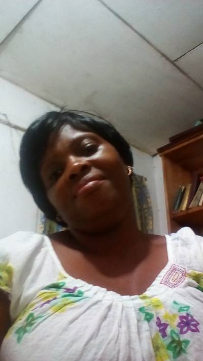 Mireille 53 ans Douala Cameroun