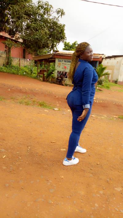 Josephine 31 ans Yaoundé Cameroun