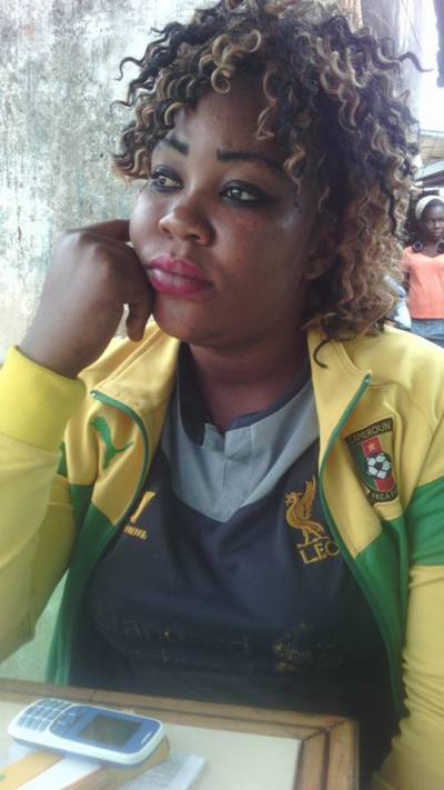 Kelly 33 Jahre Yaounde  Kamerun