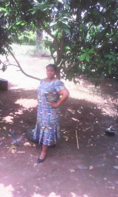 Dorothée 49 ans Yaounde Cameroun
