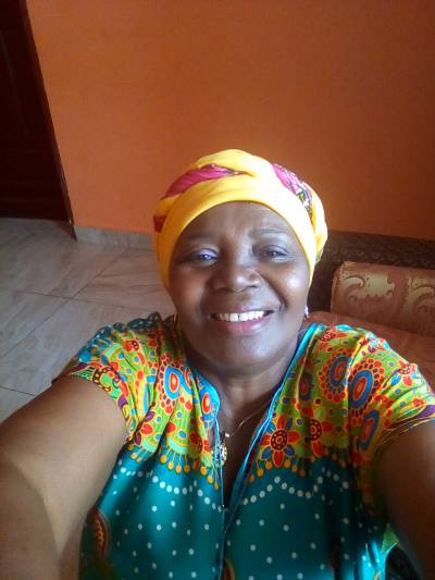 Lucie 67 ans Yaoundé Cameroun
