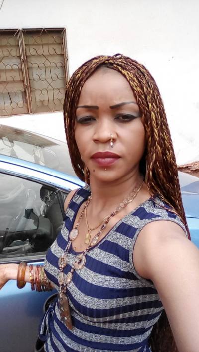 Véronique 34 ans Yaoundé Cameroun