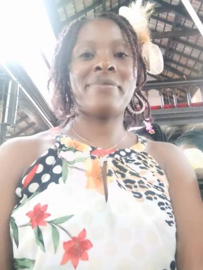 Julienne 36 Jahre Yaoundé 5 Kamerun