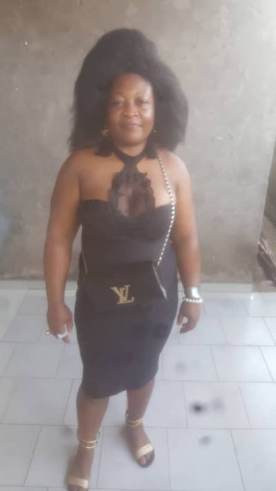 Blanche 41 Jahre Yaoundé Kamerun