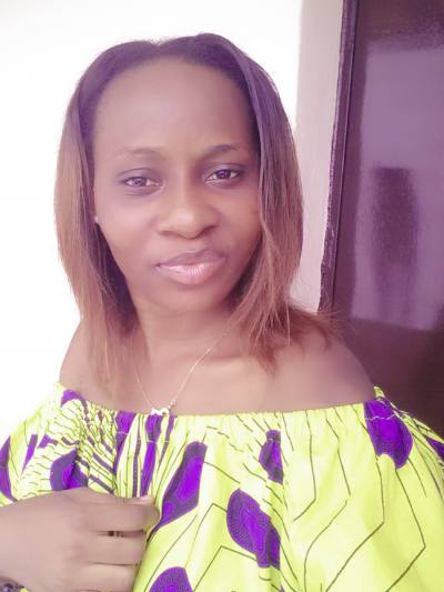 Perla 33 ans Douala Cameroun