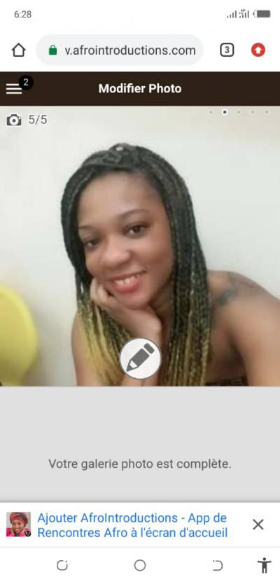Linda 29 years Douala 1 Cameroon