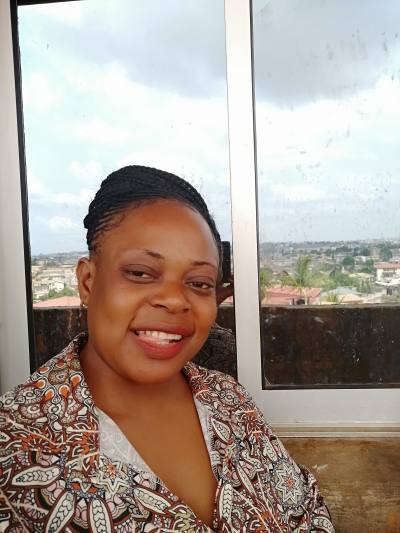 Charline 33 Jahre Yaoundé  Kamerun