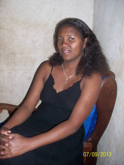 Rencontre Femme Madagascar Sarah 24ans, cm et 45kg - BlackAndBeauties