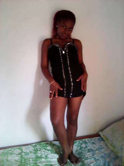 Francine 29 years Yaounde Cameroon