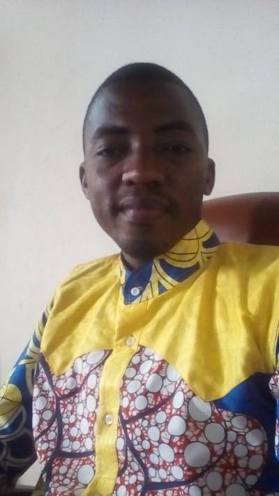 Rostand 34 ans Yaoundé Cameroun