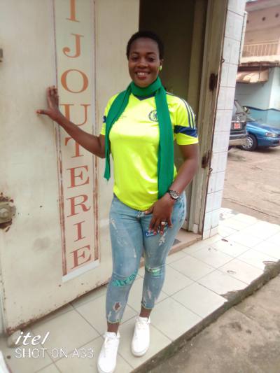 Valerie 35 ans Centre Cameroun