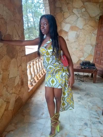 Dora 29 ans Yaounde Cameroun