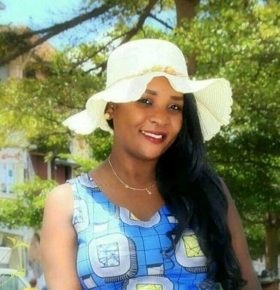 Cynthia 34 Jahre Nosy Be Madagaskar