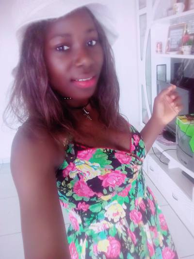 Lucia 27 ans Ogooue Gabon