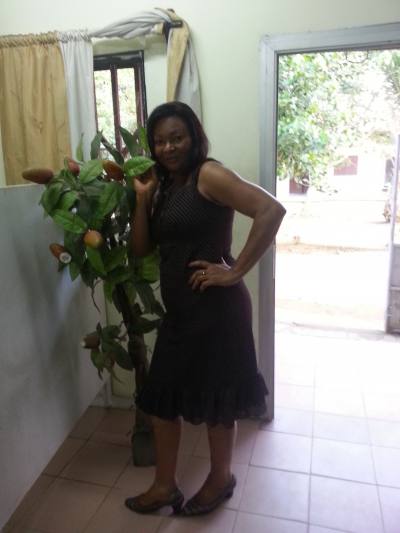 Emilienne 55 Jahre Douala Kamerun