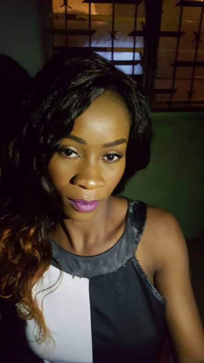 Larissa 27 ans Yaoundé 4eme Cameroun