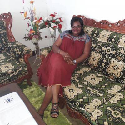 Marie 61 Jahre Yaoundé Kamerun