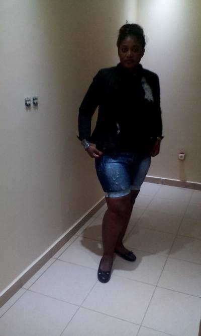 Lola 47 ans Douala Cameroun
