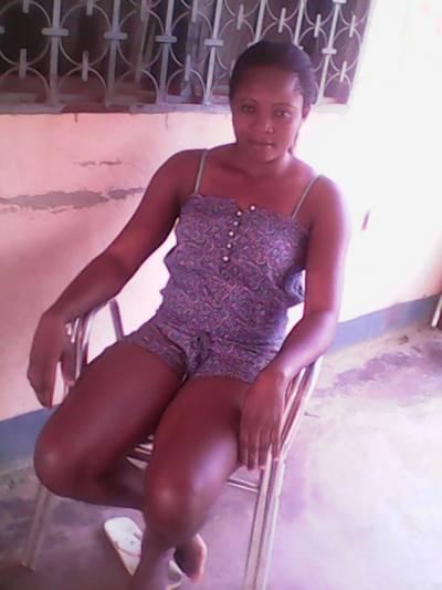 Gladys 34 ans Douala Cameroun