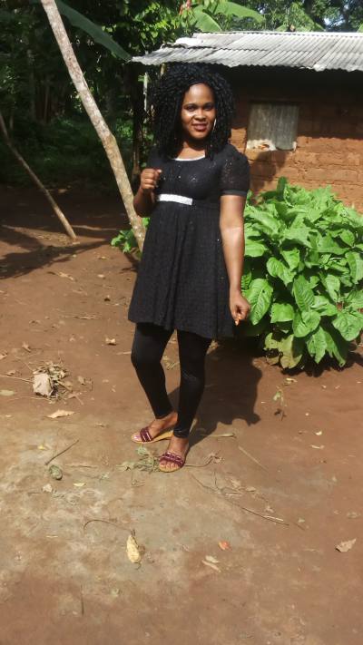 Laure 34 ans Ebolowa Cameroun