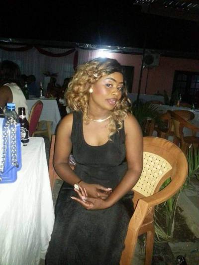 Tania 33 Jahre Brazzaville  Kongo