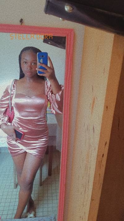 Dora 29 ans Yaounde Cameroun