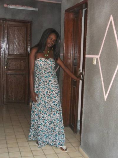 Navely 32 ans Douala Cameroun
