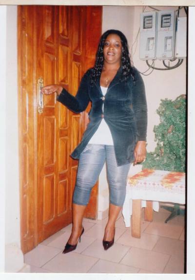 Solange 42 ans Yaoundé Cameroun