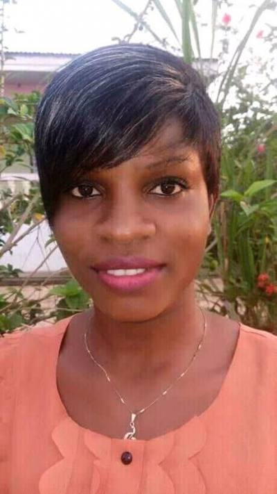 Christiane 34 Jahre Yaoundé Kamerun