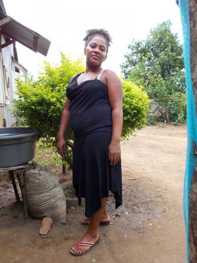 Yorika 33 Jahre Sambava Madagaskar