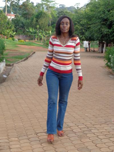 Emilie 58 ans Nkolafamba Cameroun
