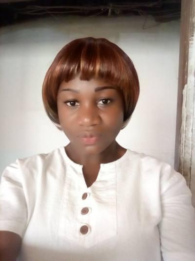 Rosine 28 ans Yaoundé Cameroun