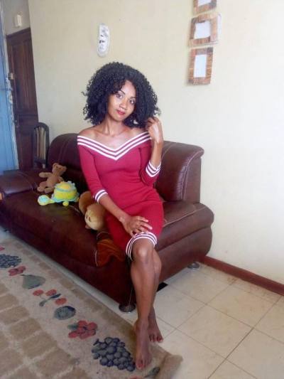 Charline 24 ans Antsiranana Madagascar