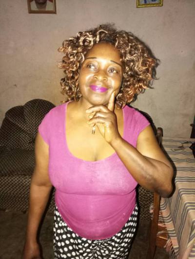 Seraphine 64 ans Yaoundé Cameroun