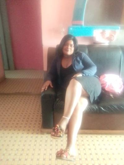 Sabine 41 ans Yaoundé Cameroun
